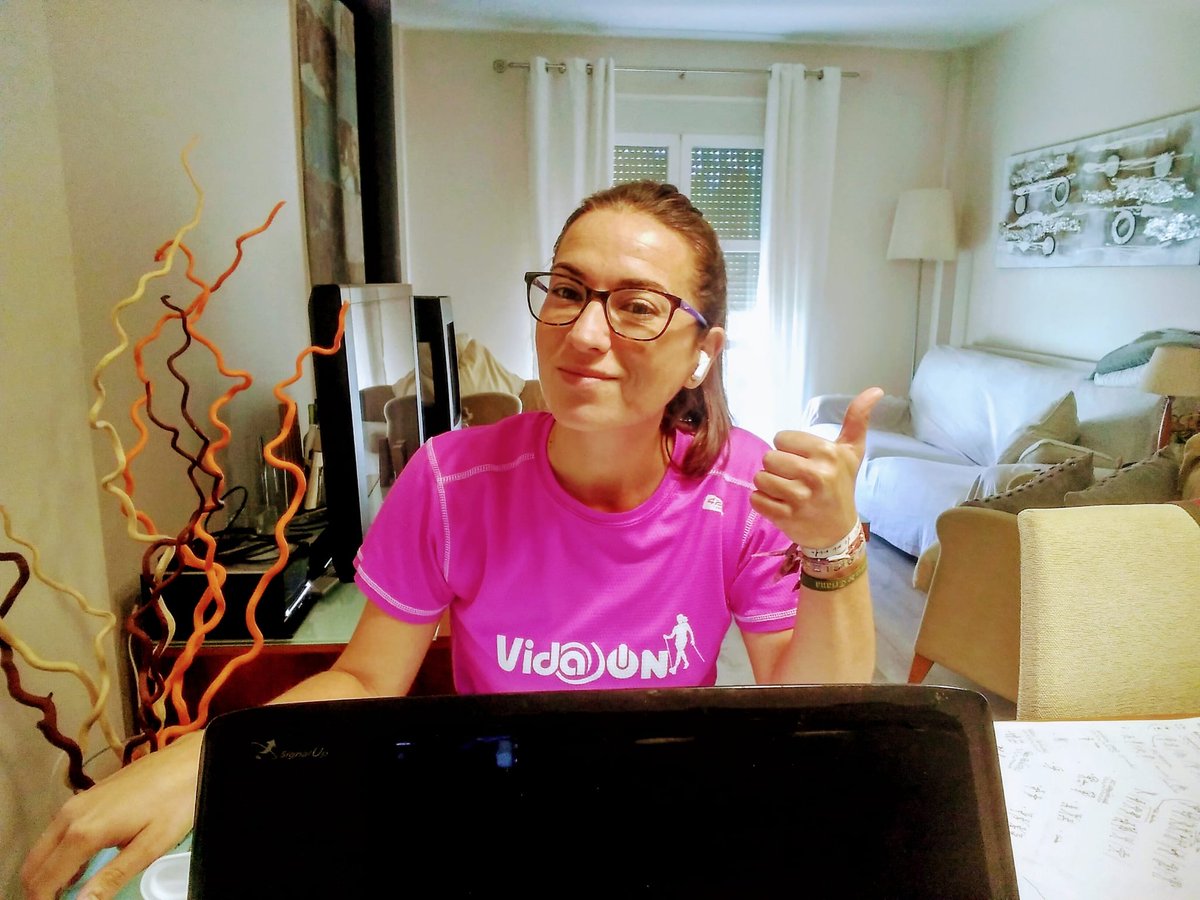vidaon_es's tweet photo. Gracias a @_SEOM por realizar estos 3 interesantes
#DialogosSEOM a los que hoy hemos asistido.
En @vidaon_es trabajamos con ejercicio físico:
🏊Deep water running
🏃🏼♀️ Marcha nórdica y
🏋🏻♀️ Ejercicio Funcional para mejorar la calidad de vida de l@s pacientes de #CancerDeMama! https://t.co/HS3HuQm7fl