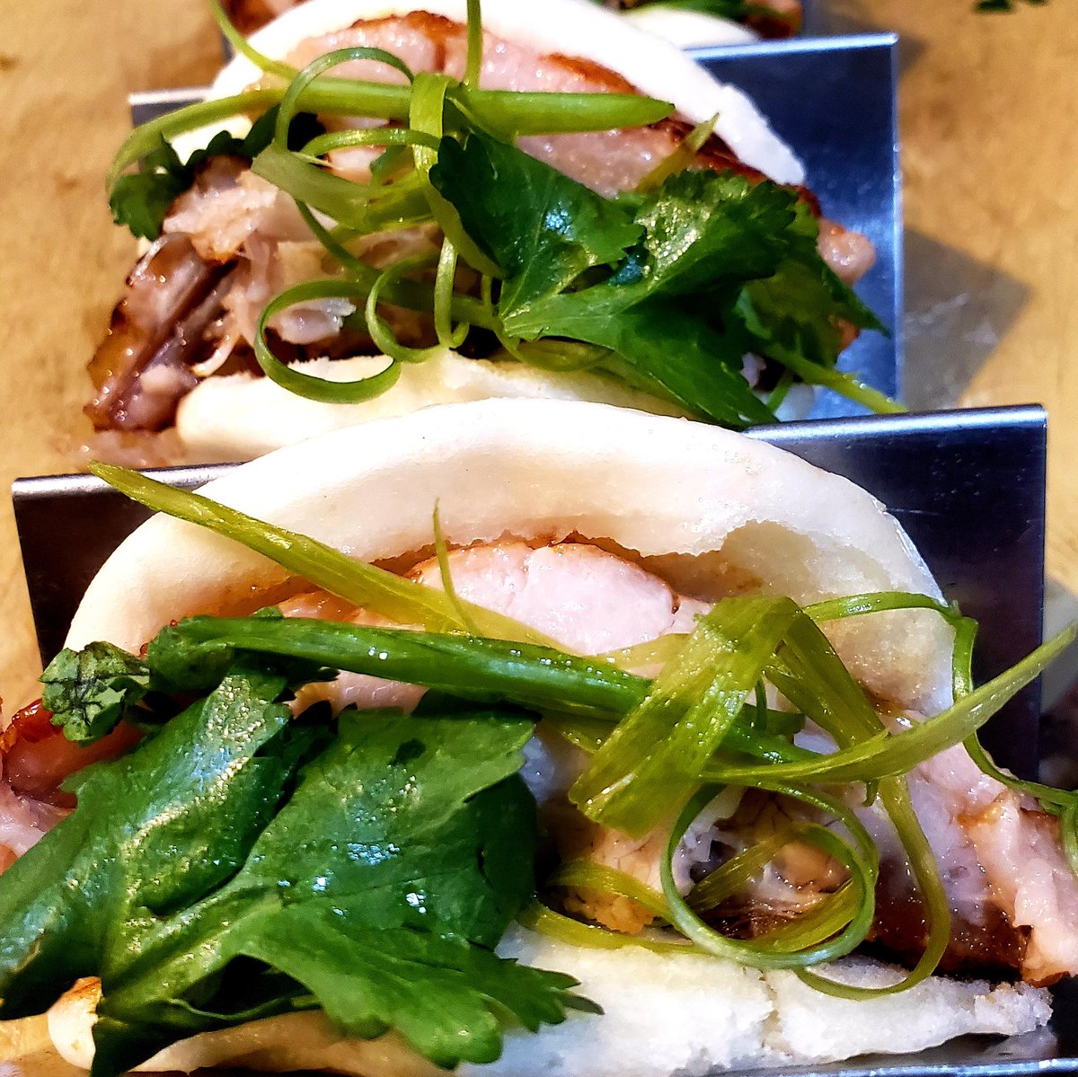 ChefRudyStraker's tweet photo. 5 Spice Roasted Pork Belly Bao Buns https://t.co/M94LUqG766