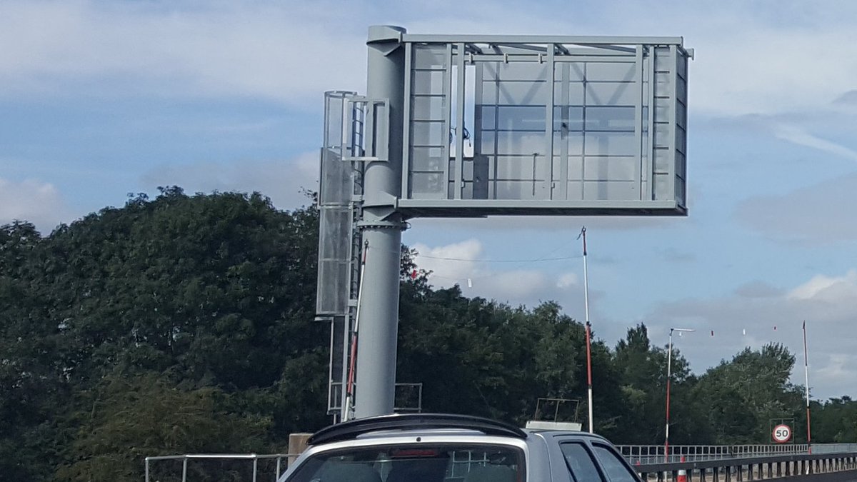 New gantries have ladder access, a walkway, mesh enclosures to stop tools getting dropped on cars below, laybys to park maintenance vehicles. The tech comes with more access panels to replace parts, reducing the need for future road closures (in theory) 8/