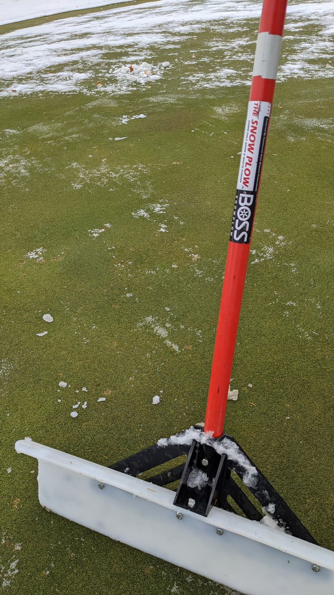 troydcarson's tweet photo. Cleared the snow with our @BOSSSnowplows shovels. And applied winter plant protectant.
#Iwork4Toro https://t.co/NKZbBbZj9D