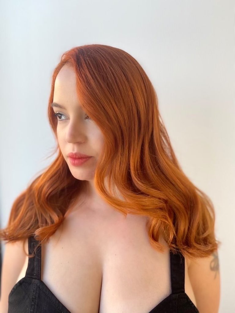KimberlyDick08's tweet photo. Thank you to Jess from #90DayFianceHappilyEverAfter for trusting me with her hair! We did this gorgeous #copperhaircolor to go with her sultry personality 🤍 follow me on IG @hairbykimberlyd https://t.co/jqKQLOSMSd