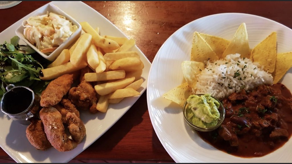 Hungry? Chunky Beef Chilli or Southern Fried Chicken using our own secret recipe 🤫.
Our kitchen is open-
Monday to Saturday 12pm till 8.30pm
Sunday 12pm till 4.30pm