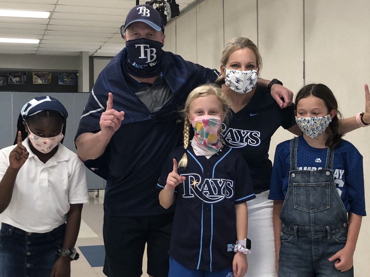 ChilesElem's tweet photo. Chiles is filled with excited meant for our @RaysBaseball!  #RaysUp @RaysCommunity  @HillsboroughSch https://t.co/mw7bfOlIgw