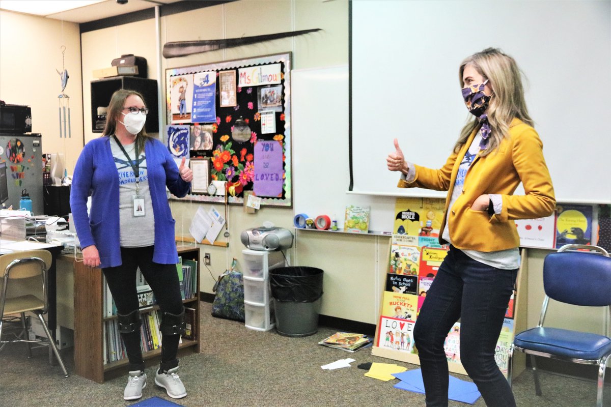 evergreenps's tweet photo. What's so great about Friday? It's Spirit Day at Riverview Roadrunners! Riverview Staff dressed up in their Roadrunner colors. Students were encourage to do the same or to draw something in blue &amp; gold that represented their school spirit! #EPSInspires https://t.co/78biHam29m