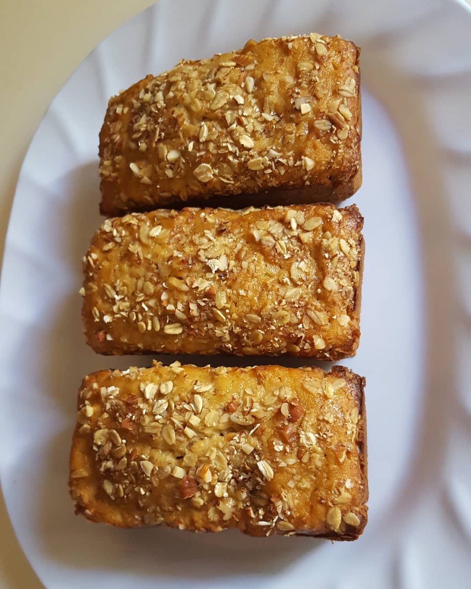 WeKneadDough_tt's tweet photo. Mini Banana Loaves
Contains of Pecans, Almonds and Oats.
●Also Available Nut Free
●Available In Actual Loaf Size and Extra Large Loaf
DM or CALL TO PLACE YOUR ORDERS
.
.
.
.
.
#treats #868 #supportlocal #homemade #noprocessedfood
#baking #supportlocaltt #bananabread #dessert https://t.co/A837xOoEB7