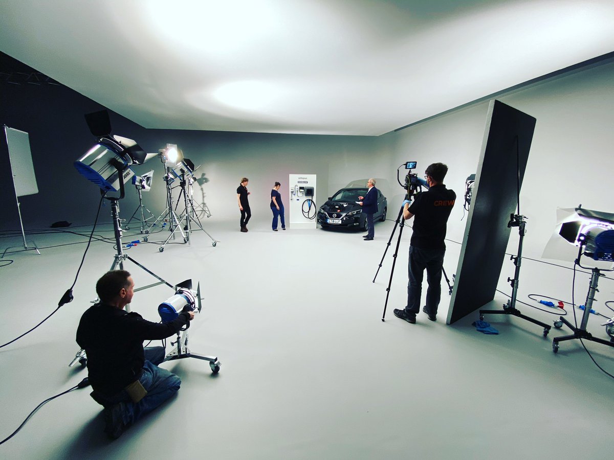 OctopusEV's tweet image. No #fastandfun video today because we were up to something else, this was pretty fun though. See you all next week.

#powerloop #nissan #fastandfun #electriccar #drive #behindthescenes🎬 #drive #testdrive #fridayvibes #studio #carlifestyle #amazingcars247