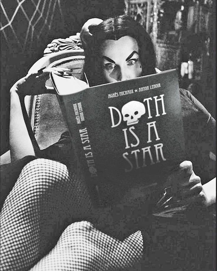 MargaritaBloom's tweet photo. Vampira!!! 🕸🕷🦇🕯🖤🎃 Pics via my Spooks &amp; Scares Board on Pinterest. I don't want Spooky season to be over. I can't believe October is already almost over. Sad face. 🕸🕷🦇💀🕯
#halloween #spooky #halloweenforever #witchythings #witch #witchesofinstag #spookyaesthetic https://t.co/wXrxlPoFWm