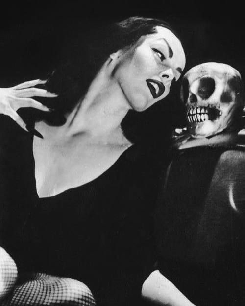 MargaritaBloom's tweet photo. Vampira!!! 🕸🕷🦇🕯🖤🎃 Pics via my Spooks &amp; Scares Board on Pinterest. I don't want Spooky season to be over. I can't believe October is already almost over. Sad face. 🕸🕷🦇💀🕯
#halloween #spooky #halloweenforever #witchythings #witch #witchesofinstag #spookyaesthetic https://t.co/wXrxlPoFWm