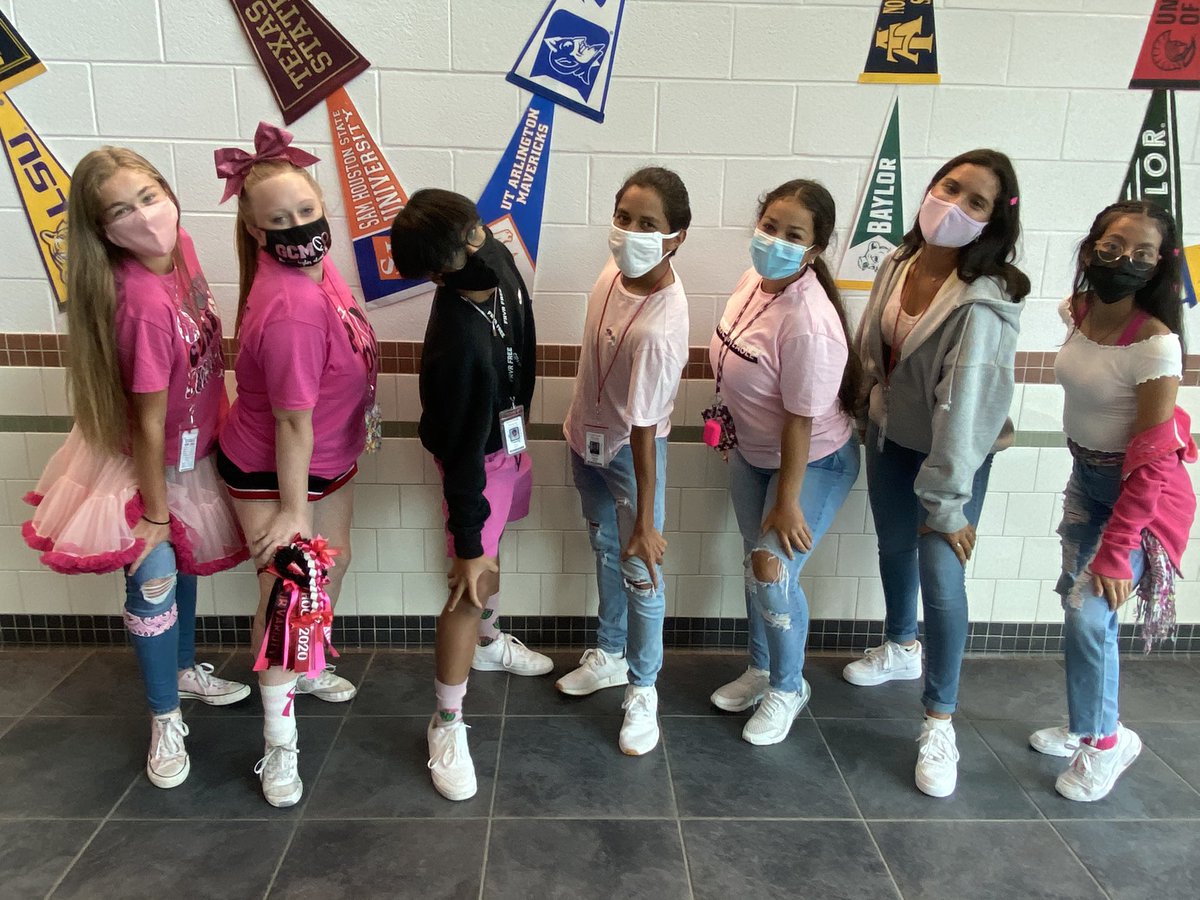 coachscales35's tweet photo. These 7th Period Sensational Sophomores are FUN! #PinkOut2020 #GCpinkout #GCMPatriots #Leaders @GCMAVID @GCCISD https://t.co/jMQaTJAiD7