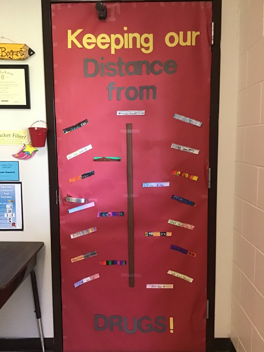 debbie_eckstein's tweet photo. Eckstein, Badger, and Bogart Ss are ready to celebrate Red Ribbon Week! ⁦@PGE_Stars⁩ #PGEStarStudents https://t.co/GXYShoMkKs