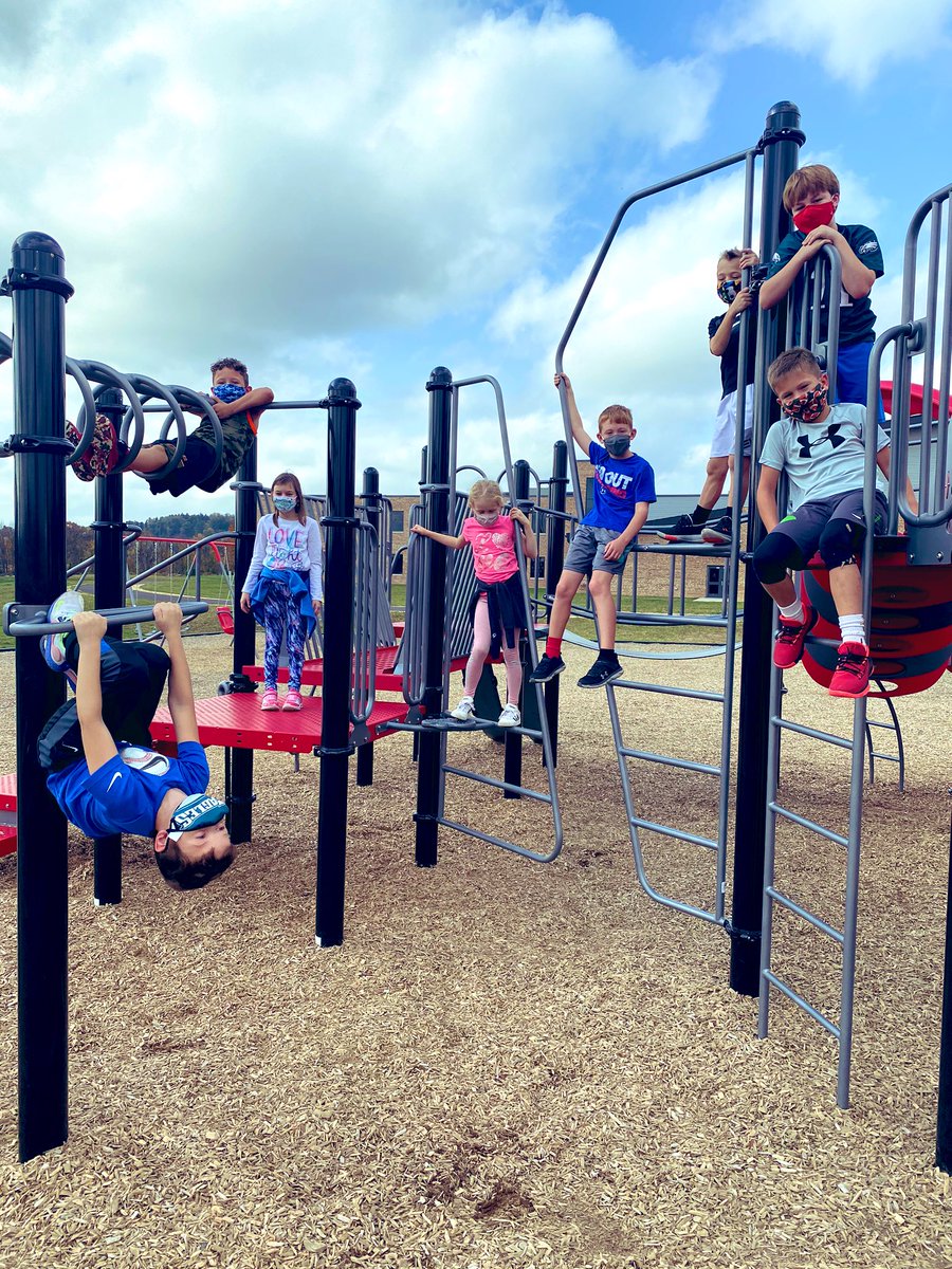 AHuzela's tweet photo. Fresh air + Extra Recess = Fun Friday https://t.co/pNQHlMidaw