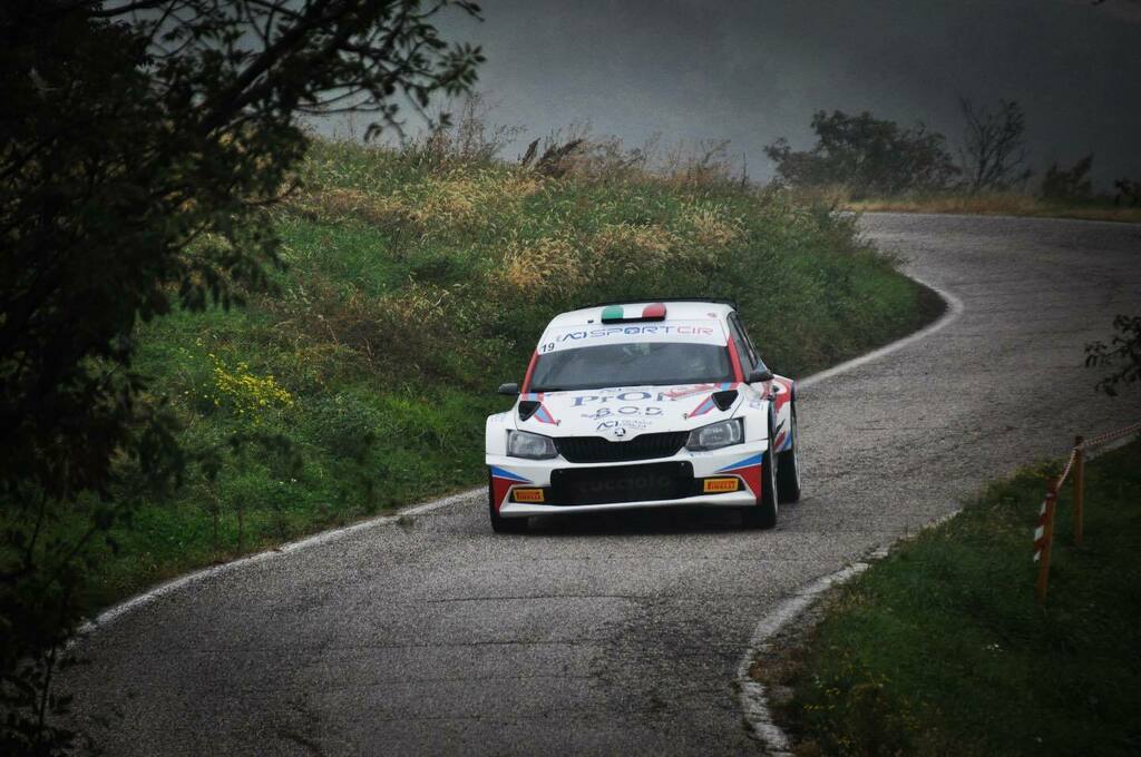 AleProfetaRally's tweet photo. Shakedown Rally Due Valli
#AlessioProfeta #AciTeamItalia #Pirelli #Rallytime #ProfetaRaccuia #PrOli #islandmotorsport #rallyduevalli #cir #pirellimotorsport #skodafabiar5 #acisport https://t.co/mQ1yxFxPSx https://t.co/ZYkmmbxoED
