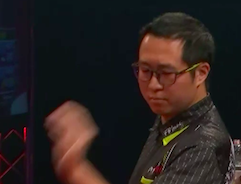 HighRollerRadio's tweet photo. Forget shadow boxing...
...this is shadow darting! Kai Fan Leung. #Darts #ET4 #IDO10 @AsianDarts https://t.co/bEqQNPhJoX