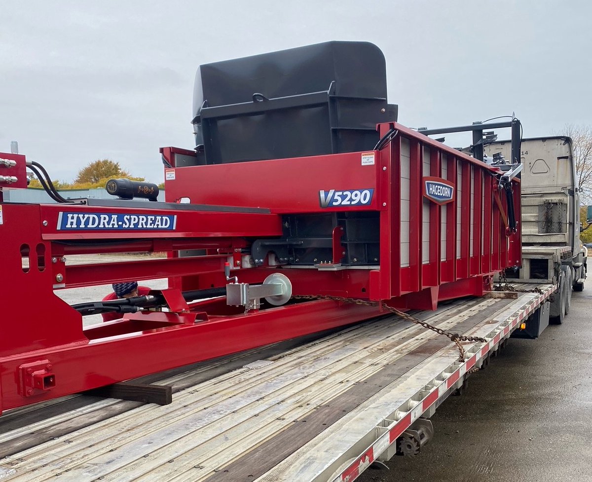 PentaFarmEquip's tweet image. Shout out to the Penta production team who has been hard at work. Here are a couple dump boxes and a spreader that have recently went out to our dealerships.

#Penta #Agriculture #DumpBox #Spreader #Farming #PentaEquipment