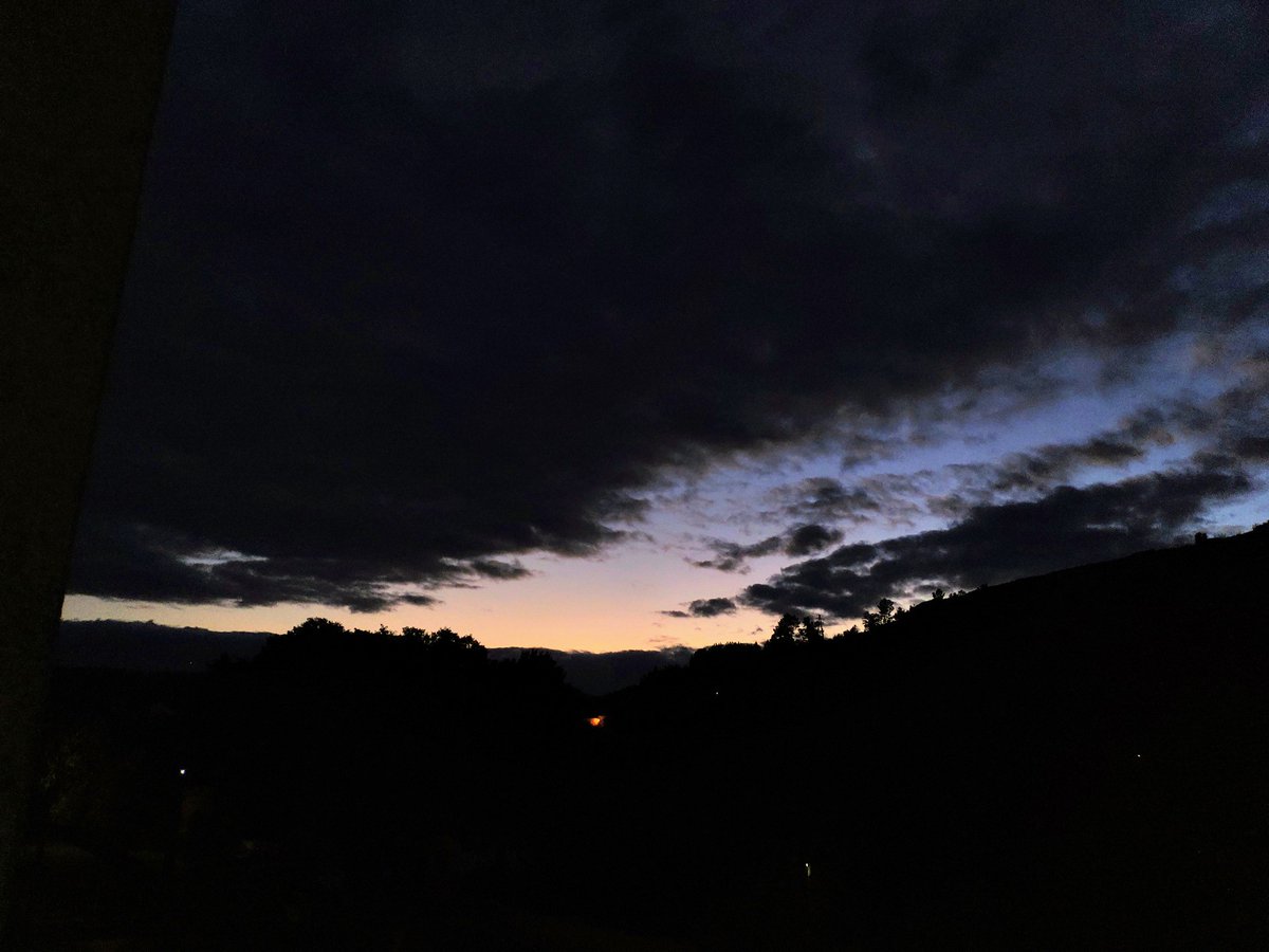 maiteximenez's tweet photo. ibant obscuri sola sub nocte per umbram (Aen. 6, 268)
#Vergilius 
#nox 
#autumnus https://t.co/SG5oYAZFPT