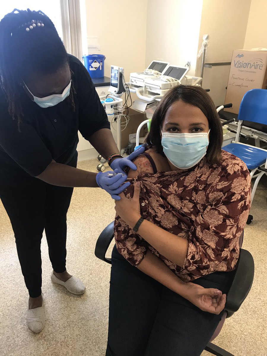 🌟Introducing the next <a href="/NHS_ELFT/">East London NHS Foundation Trust (ELFT)</a> Flu campaign poster girl!! <a href="/SashaJs1980/">Sasha Singh</a> and yes-that’s a smile behind the mask!! 😅 <a href="/ELFTInfectionc1/">ELFT Infection Prevention & Control Team</a> <a href="/_ClaireMckenna/">Claire McKenna</a> Big thanks to Shahida for supporting the <a href="/fountainsqielft/">FountainsCourtELFT</a> team- come again soon, plenty more to do!! 😝