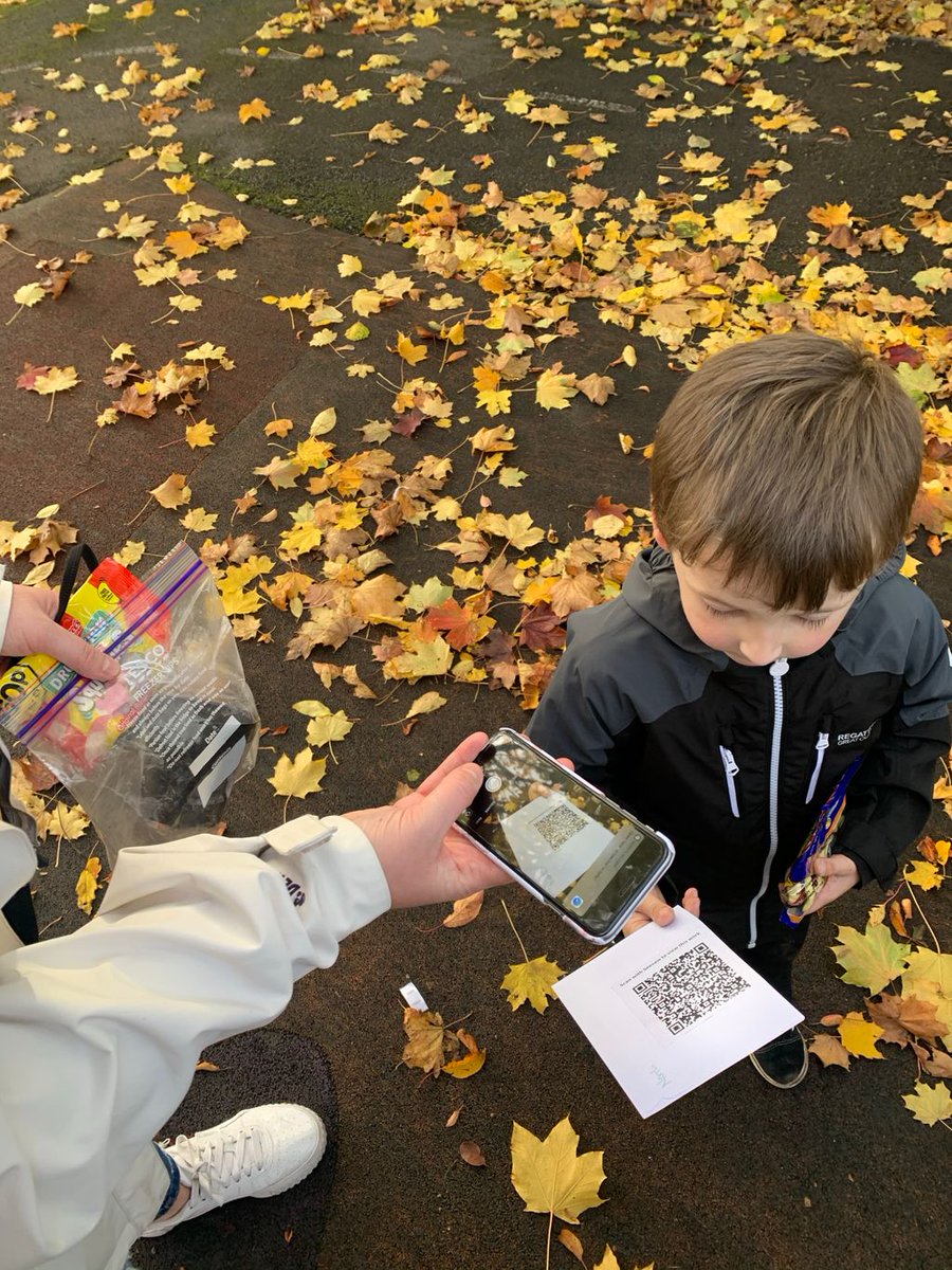 StAlbansSchool1's tweet photo. 📱 Did you purchase a seed packet from #SACPSFP today? Don’t forget to scan the QR code to take you to the instructions your child has written! Da iawn pawb, we can’t wait to see what next term brings! 🌟 https://t.co/AKThGzbQLr