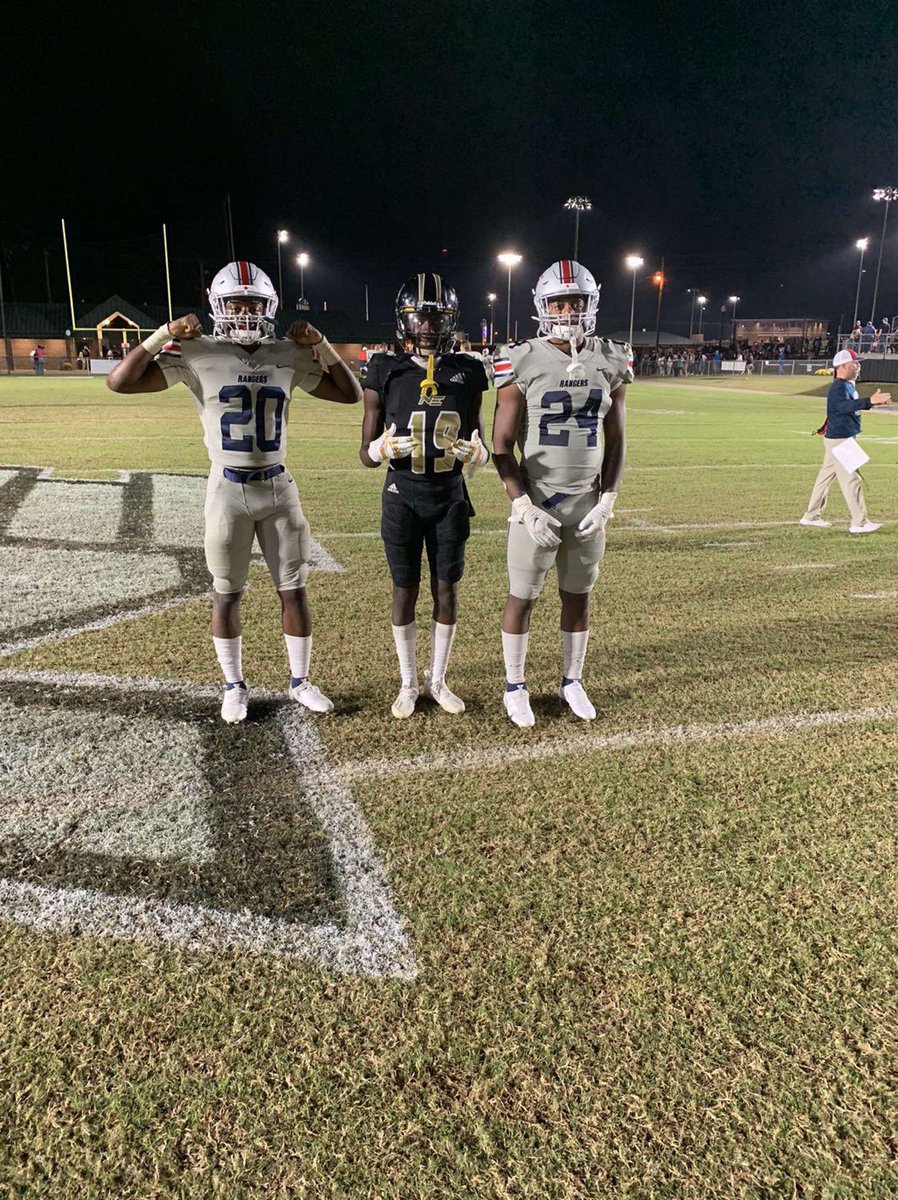 GatorFootballLC's tweet photo. Former Gators @Druvezwilliams @Kevinnelsonjr1 @YoungBullFred #GatorsAtTheNextLevel ๐ https://t.co/4D3XD1vQ7z
