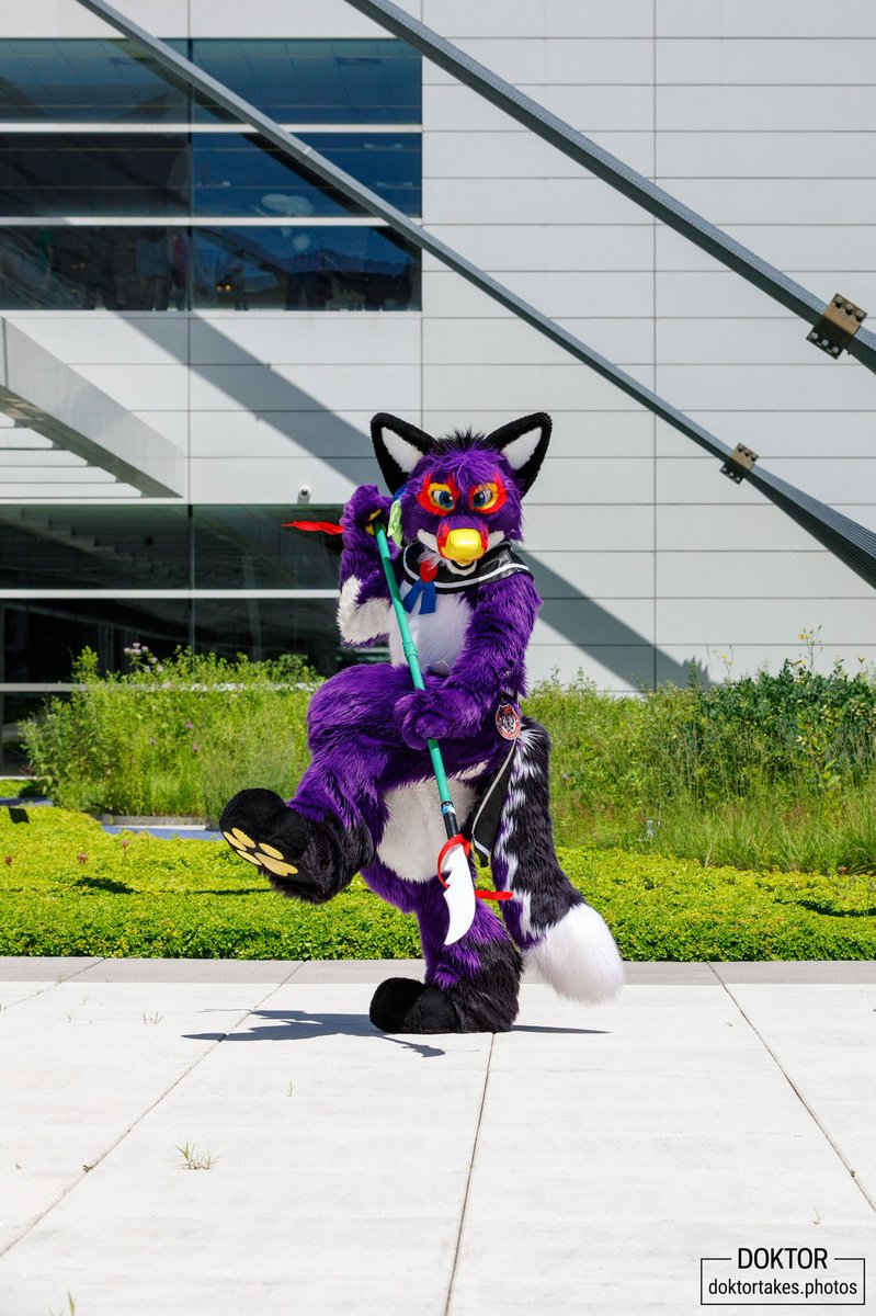 PhantomFoxForce's tweet photo. Happy #FursuitFriday! Photos taken at the @TwinkyArts photo shoot at #AC2018! Man I miss that place. I also need to fix my polearm. 😭 https://t.co/hfVYnlAqGC