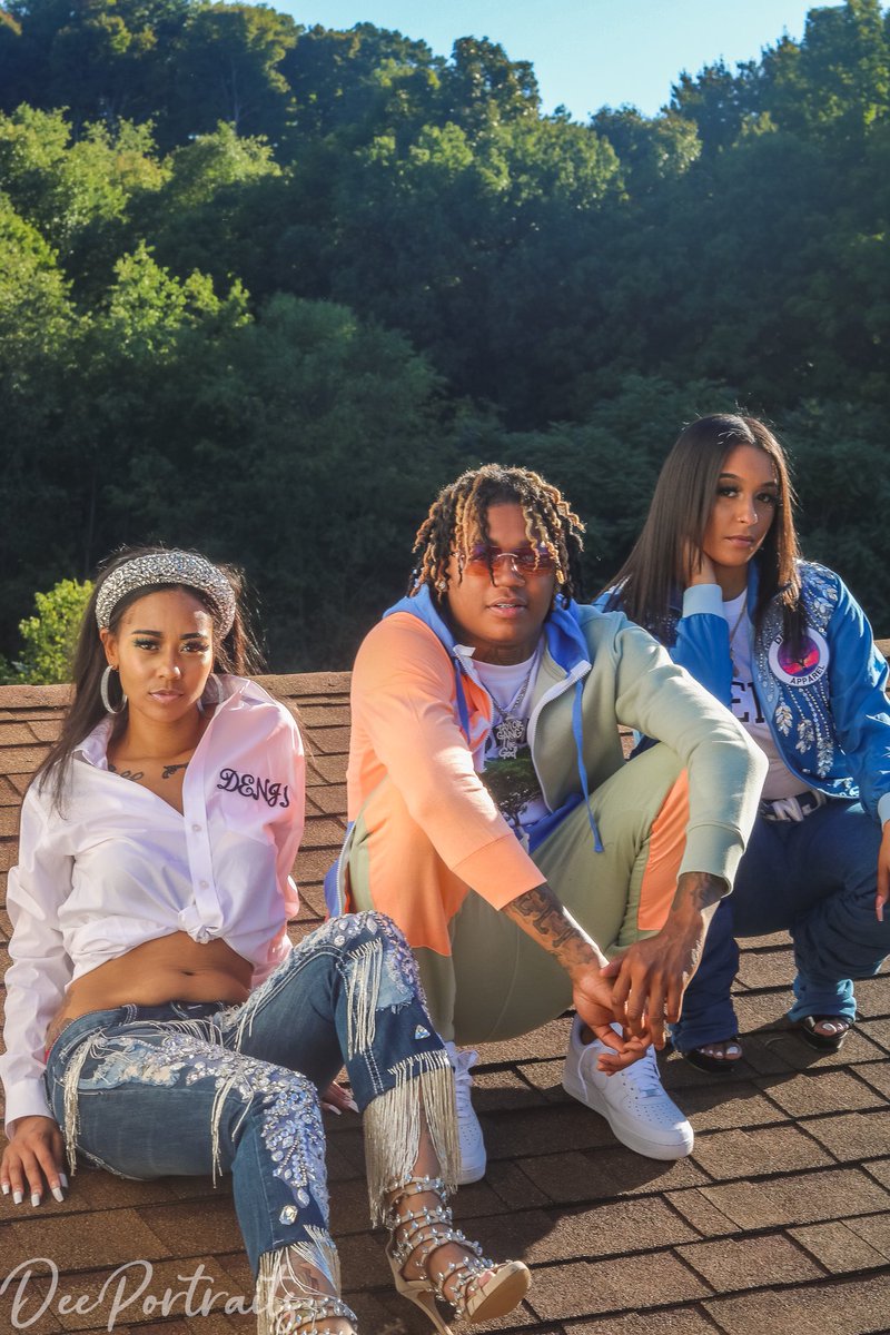 skinneeDee's tweet photo. .📷 @DeePortraits x rach cannon denji collection https://t.co/vfiEtJ0tnI