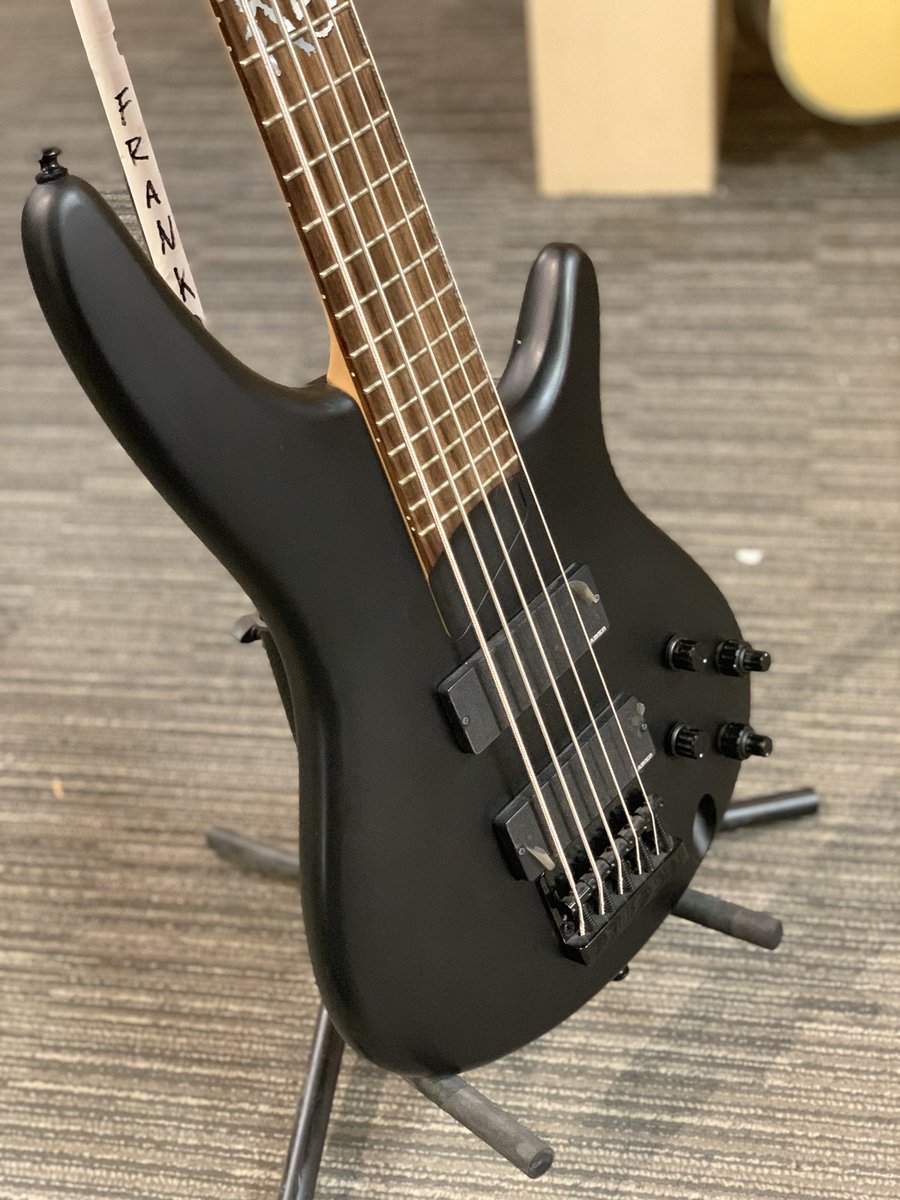 steves_music's tweet photo. Check out this awesome @ibanezofficial Fieldy of @Korn signature model 5 string solid body bass! Absolute stunner! 🤘🏾 https://t.co/xIfetUySmw