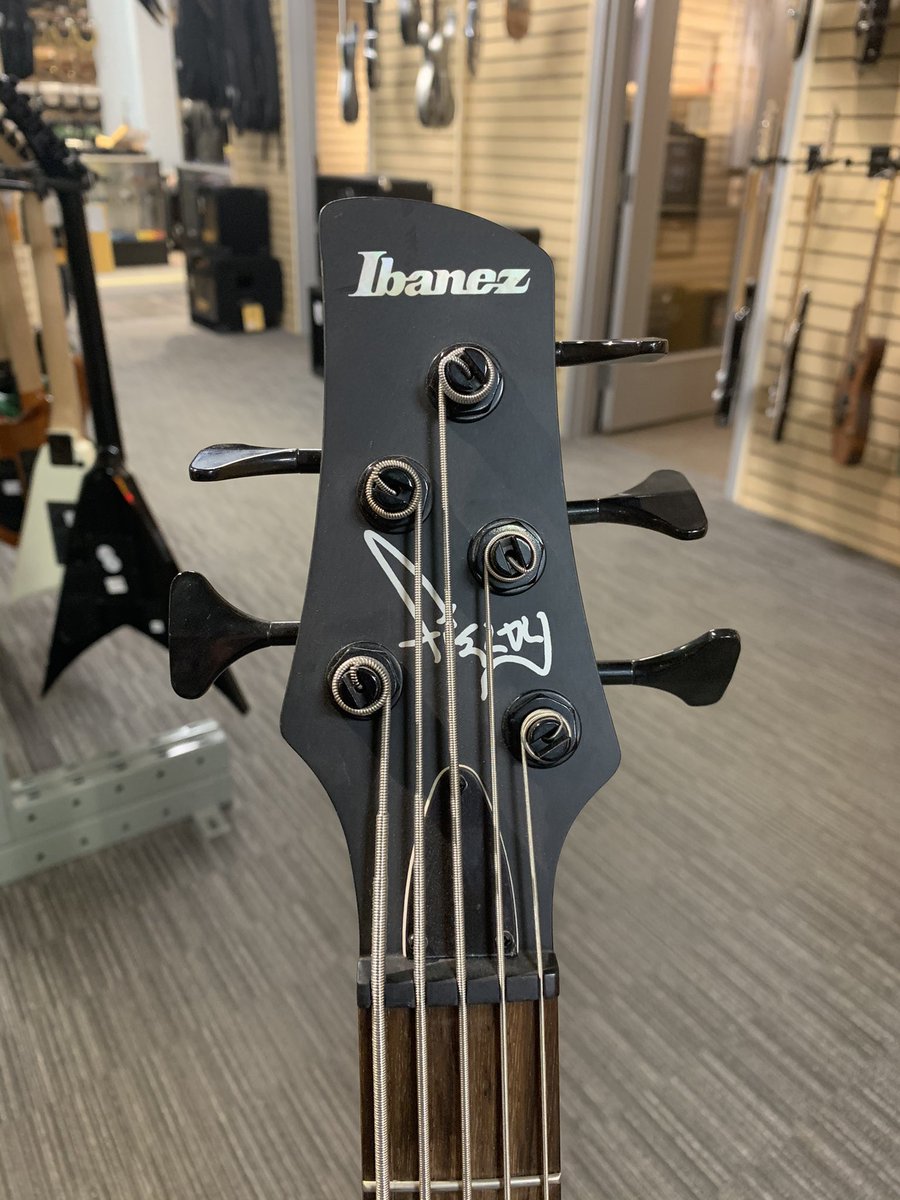 steves_music's tweet photo. Check out this awesome @ibanezofficial Fieldy of @Korn signature model 5 string solid body bass! Absolute stunner! 🤘🏾 https://t.co/xIfetUySmw