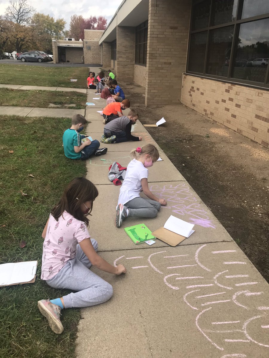 MissFoster2nd's tweet photo. We spent time this week making arrays in a variety of ways! https://t.co/a32UcS5aUt