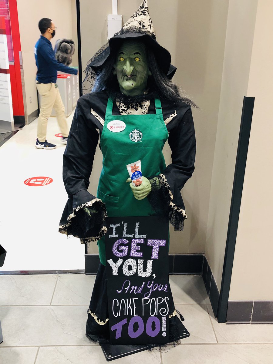 Brando91513's tweet photo. So glad I’m able to work somewhere I love!❤️❤️ Stop by T-1105 and treat yourself to a cake pop, before the wicked witch takes them all! https://t.co/9eMbEyNOCX