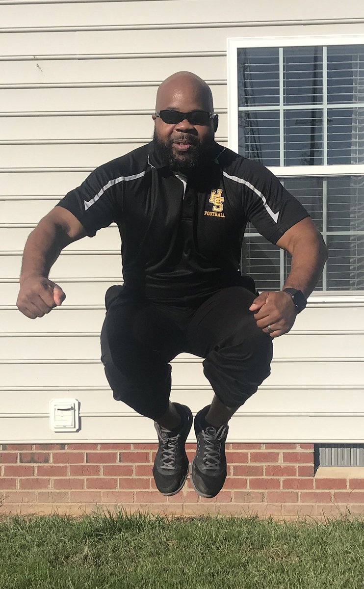 Coach_LJ_'s tweet photo. #HSHSvsVHS #HSHSspiritFriday @HSHS_Terrier @SpringerAPLilly @HSHS_bigworm73 I wanted to say that it was never a challenge. Throwbacks recreated!!!!! You don't want to go to war..... https://t.co/W7s4nQKZX7