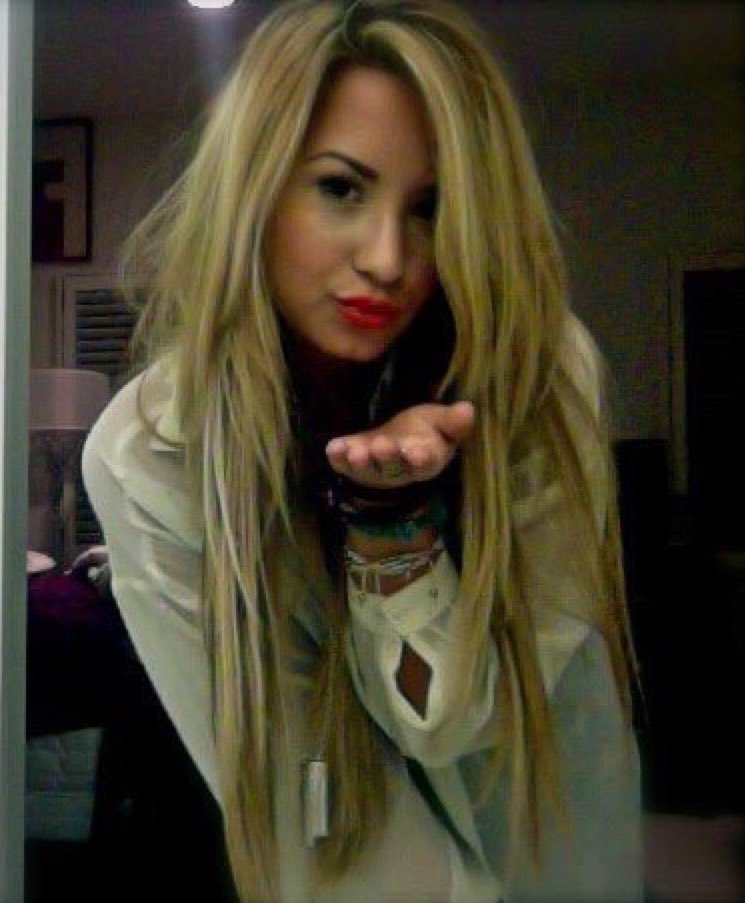 rare photos of demi a thread: