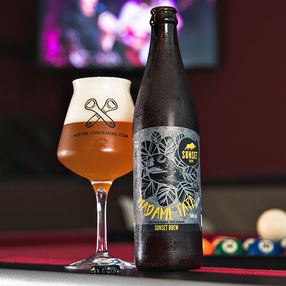 Dica de Fim de Semana: Sunset Madame Tatá.

Ela tem coloração alaranjada, turva, e espuma bem formada. Aromas cítricos, condimentados e terrosos. No sabor um leve dulçor, médio amargor, sutil picância e final seco.

Vale a pena experimentar este rótulo! Bom fim de semana! 🍻
