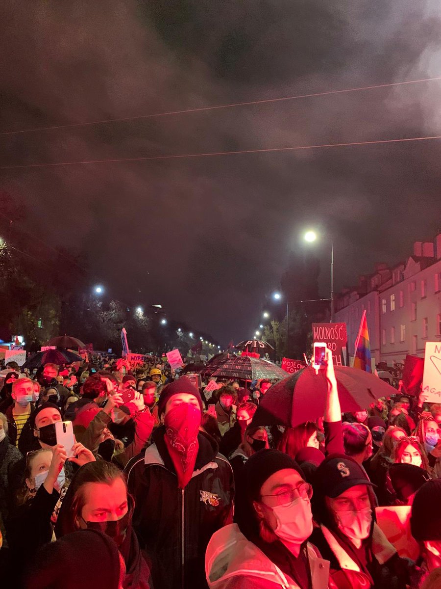 Ula_Zielinska's tweet photo. #Poland today: thousands went onto streets in 40+ cities yesterday and today, despite pandemic. Poles are outraged at yesterday’s ruling of the new, politically biased #ConstitutionalTribunal which tightened the very strict abortion law.
#PISoff mychoice! is a popular slogan 🇵🇱🇪🇺 https://t.co/EtOEbtDSKF