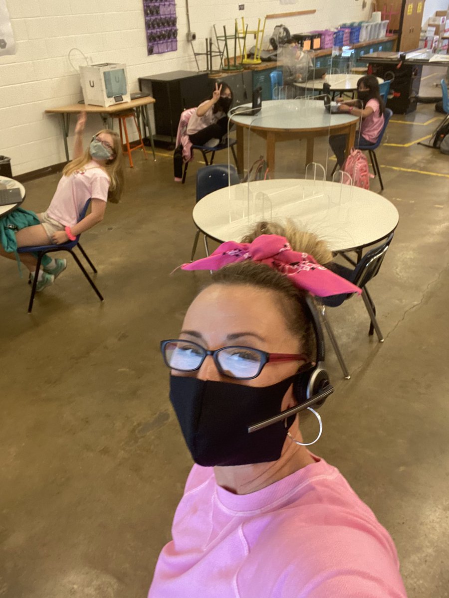 evksmith's tweet photo. Spirit Day at school! #BreastCancerAwareness #IMissHuggingMyStudents #MakeTheBestOfAnySituation 💕🥰@plazamiddle @duprice525 @sarapmendez1 https://t.co/UEOscr82Cf