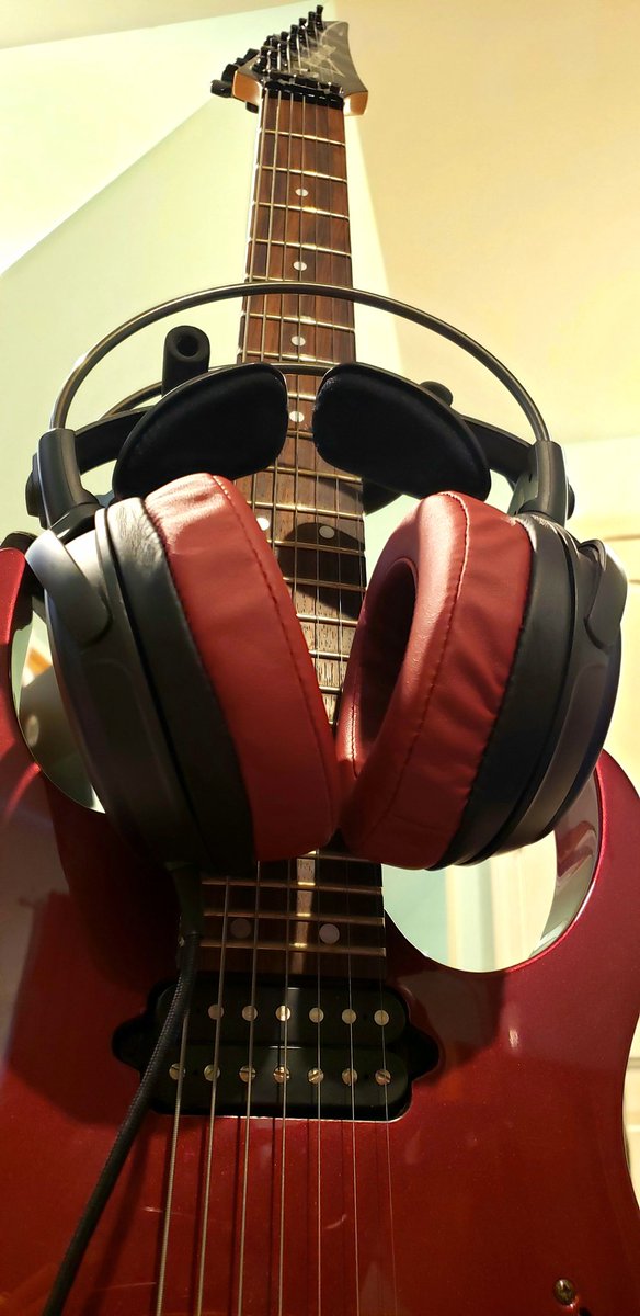 Finally got my ATH-A900 feeling good with the #BrainwavzAudio XL Pads in red. Better seal than original pads!