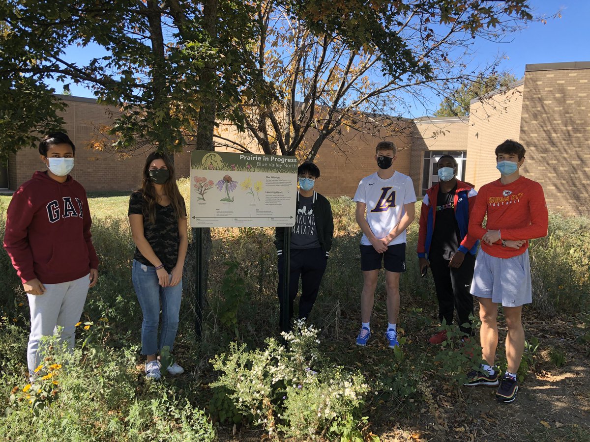 bvcapsartdesign's tweet photo. Raising Crane’s Awesome Advisory is making sure to get some Vitamin D breaks when we can! Visiting the Prairie, posing for pics and tossing the pocket disc - recharging our batteries and building up immunity! 🔋 ☀️ 😷 #family #awesomeadvisory @mustangsbvn @mustangsofbvn https://t.co/FMQarmbHwm