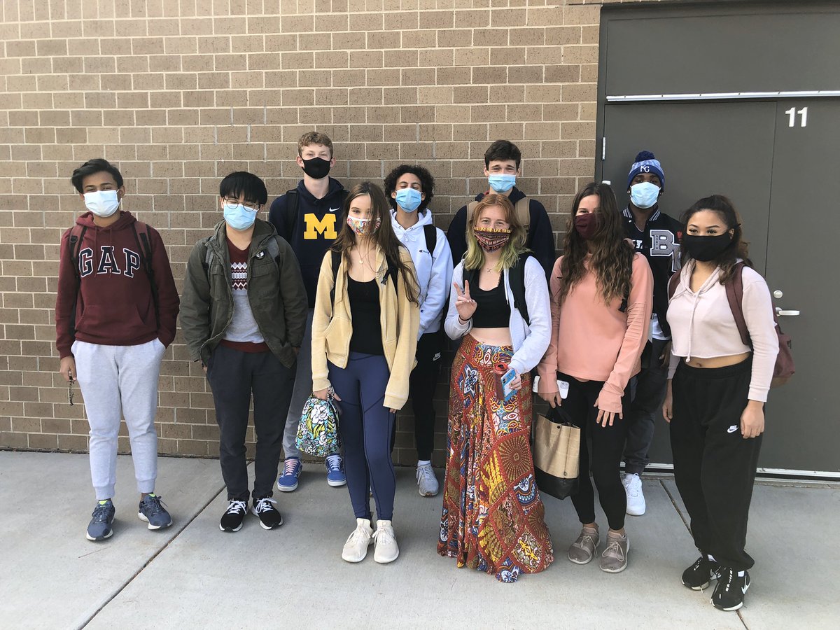 bvcapsartdesign's tweet photo. Raising Crane’s Awesome Advisory is making sure to get some Vitamin D breaks when we can! Visiting the Prairie, posing for pics and tossing the pocket disc - recharging our batteries and building up immunity! 🔋 ☀️ 😷 #family #awesomeadvisory @mustangsbvn @mustangsofbvn https://t.co/FMQarmbHwm