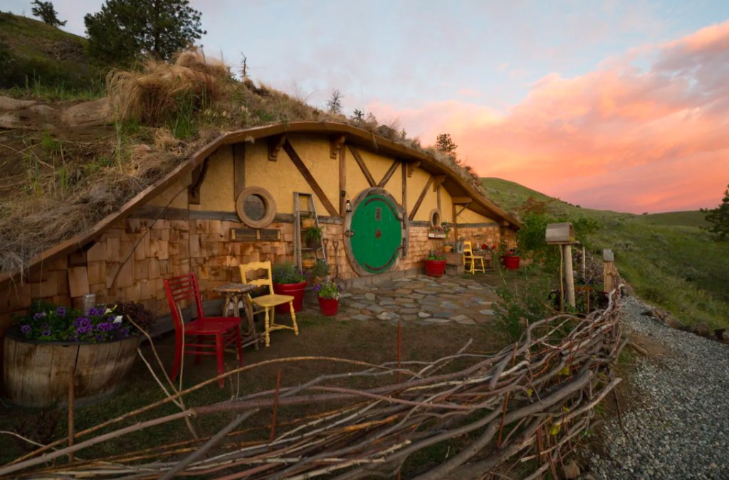 who knew middle earth was just a short drive away from seattle? 

airbnb.com/halloween