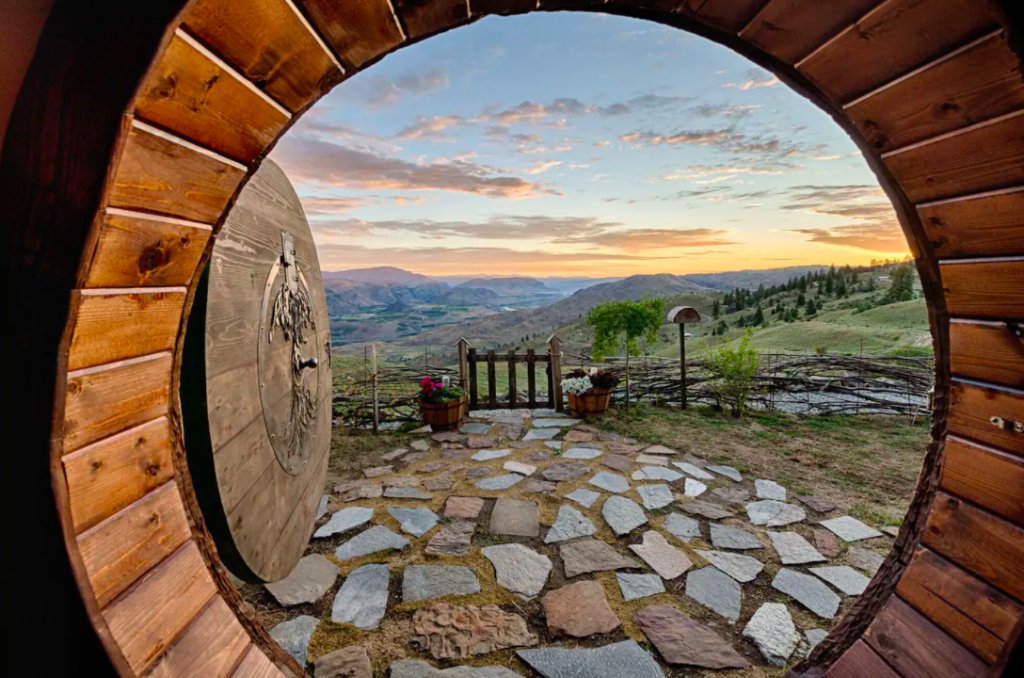 who knew middle earth was just a short drive away from seattle? 

airbnb.com/halloween