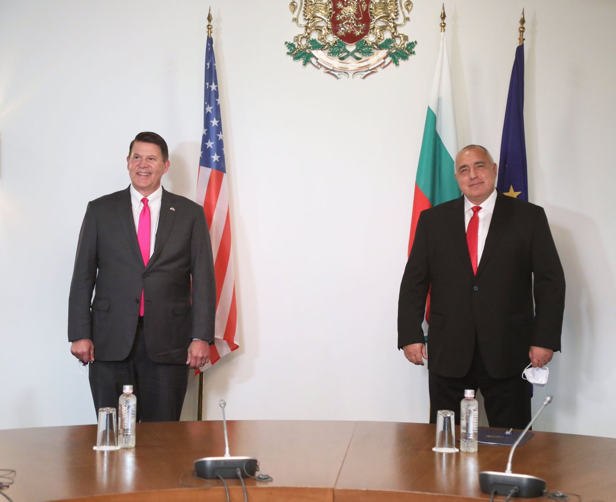 BoykoBorissov's tweet photo. Bulgaria and the U.S. are allies and strategic partners! We discussed our economic cooperation with @KeithJKrach and later Bulgaria and the U.S. signed key documents in the field of the security of 5G networks and the nuclear energy for civilian purposes. https://t.co/APpq4YVfkF