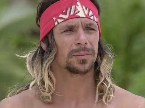 Iapointcom's tweet photo. Le « je vais vous laisser leur dire au revoir » wallah il donne des frissons , RIP BK #KohLanta #KohLantaLes4Terres https://t.co/JOcKthLkz1