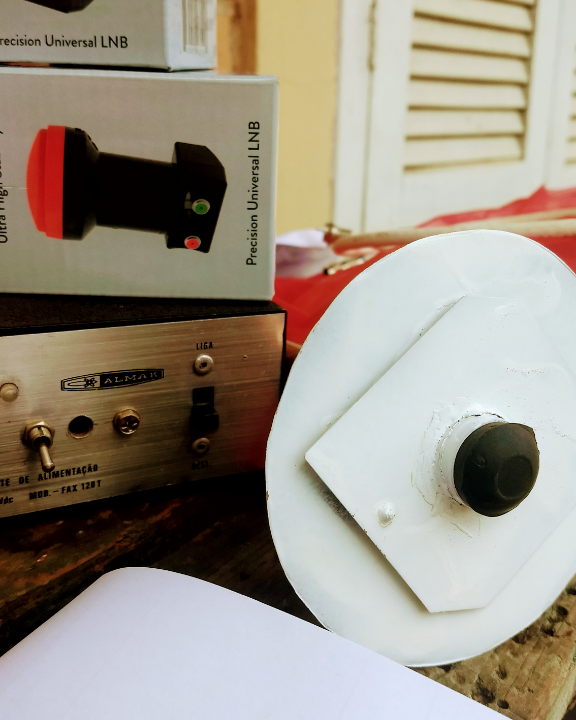 RadioOSG's tweet image. Pequeno avanço na recepção, #lnb  #bulleys #eshail #QO100
.
.
.
.
.
#hamradio #radioamador #amateurradio #py5hc #py5nv #satelitte #amsat #poty #antenna