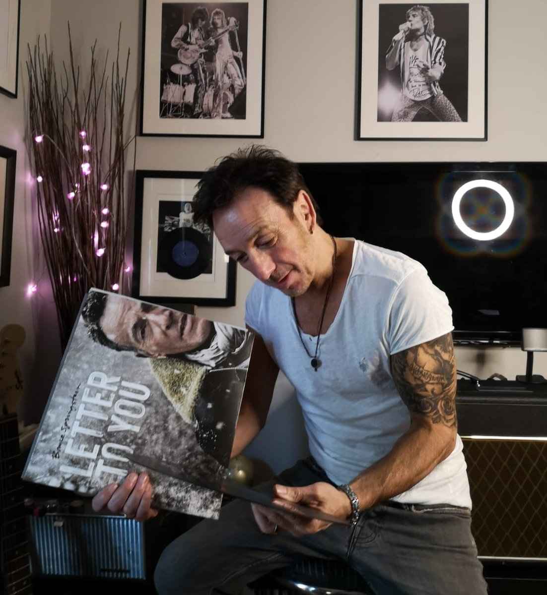 JohnIMclaughlin's tweet photo. It has arrived!! 😁 The thundering sound of @springsteen and the E Street Band #lettertoyou .. It's EPIC and on vinyl, it's a thing of beauty .. Christmas came early and holymackenoly did we need it this year! Thank you Bruce! 🙏🏼🕺🏽🎸 https://t.co/wIRMcz5rJb