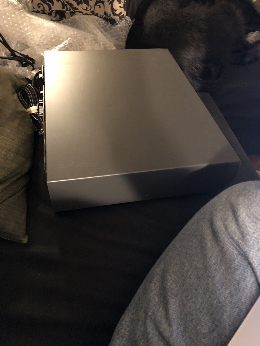 pull_list_radio's tweet photo. Got a VCR, it’s beautiful, dog has a butt, it’s bootyful. One photo, two jokes. Living right. https://t.co/UUwqond7Ig