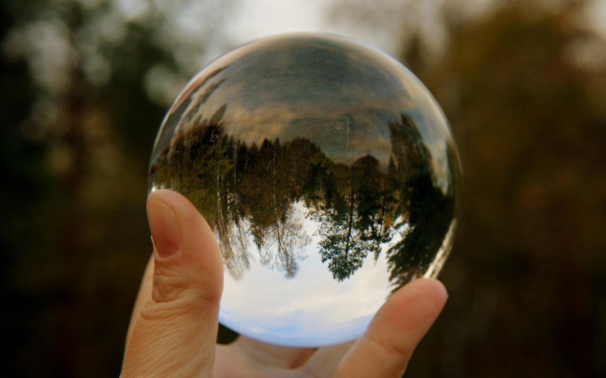 Sigrun48402681's tweet photo. Trying out lenseball photography #Norway #lenseball #Autumn #peaker #nikonphotography #fun @MyPeakChallenge @PeakersNorway @peakerimagery https://t.co/PVidekP4gn