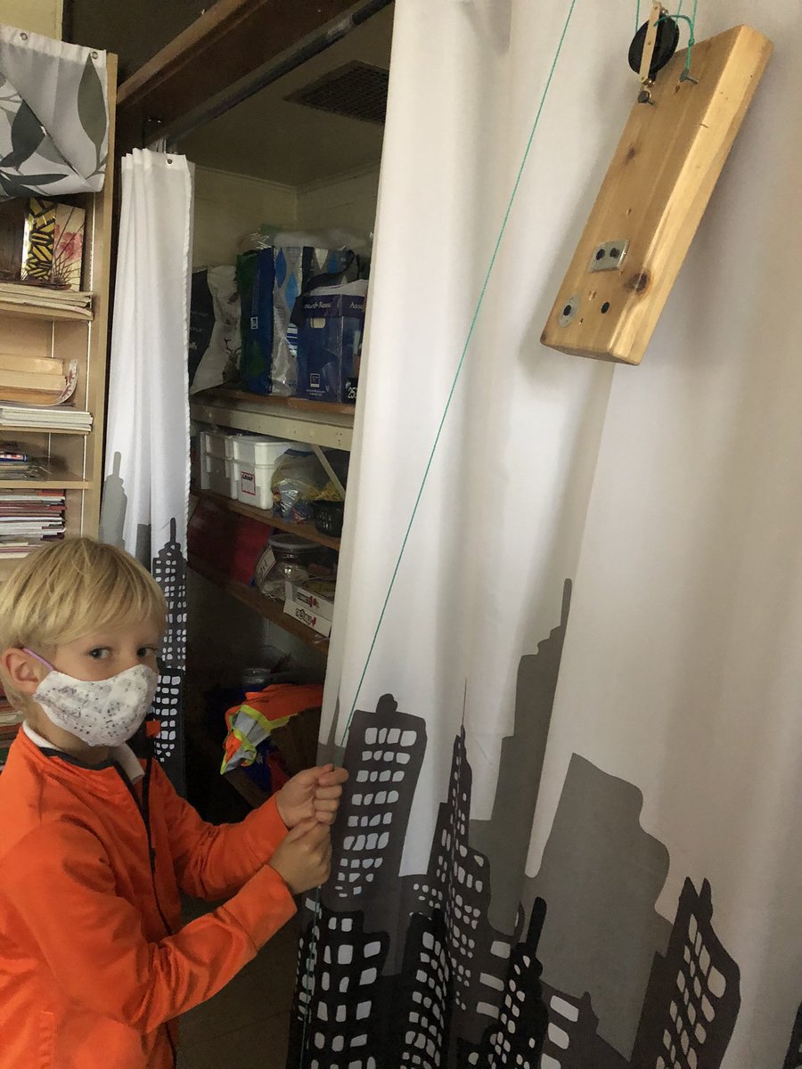 123sCienceguy's tweet photo. Discovering that pulleys really do make work easier! @mrsyoung99 @ADayatStRaphs https://t.co/V6fvnXnuqq