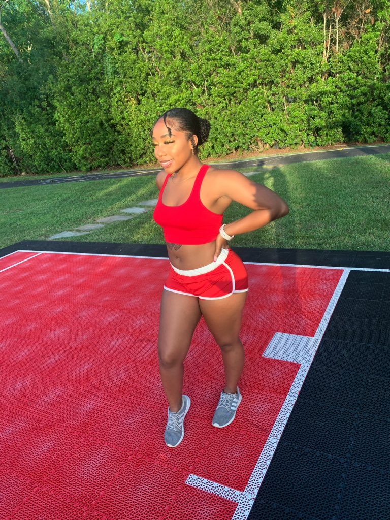 Officiallyart's tweet photo. Shoot your shot🏀 

#MusicVideo #basketball https://t.co/J5tBCXARGD