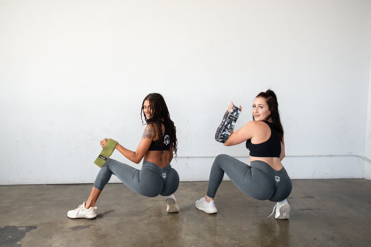 Rachellmaee's tweet photo. Support local business 💪🏼 
We launched our resistance bands today on our site, get that booty right https://t.co/sNd7vgU8uF