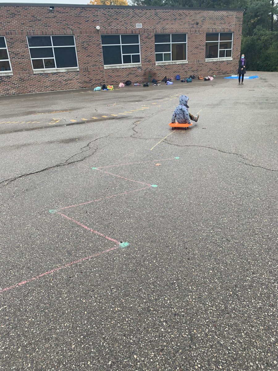 Kindergarten Room 14 tweet media