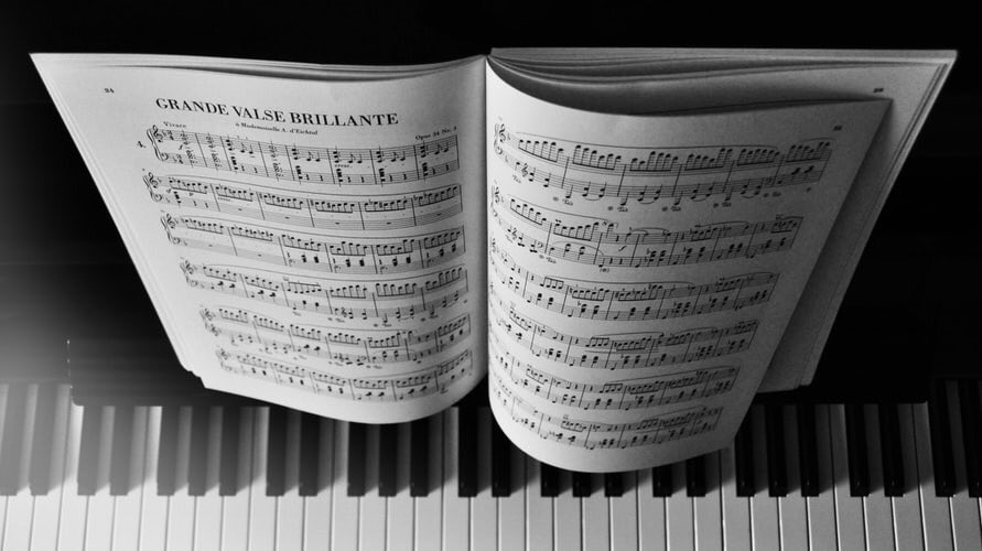Always wanted to #PlayPiano ? What are you waiting for ? We teach everyone @DMSMusicSchool #knowle #solihull 🎼 @VisitKnowle @solihullhour @WestMids550 @Coventry2021 @wcc_schools @Ladies1stnet @LoveBrumUK https://t.co/axr4qTSaUq