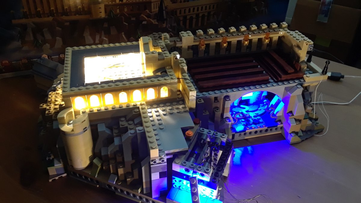 superfluffyyeti's tweet photo. Lego Hogwarts Castle build step 10 with lighting. #Lego #lelightgo #lightailing #rocks https://t.co/o1XLhTcXua